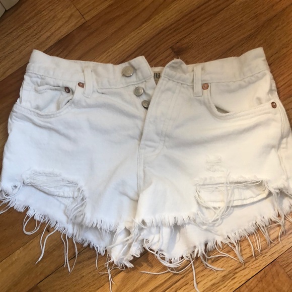 Free People Distressed White Denim Shorts - Picture 1 of 4